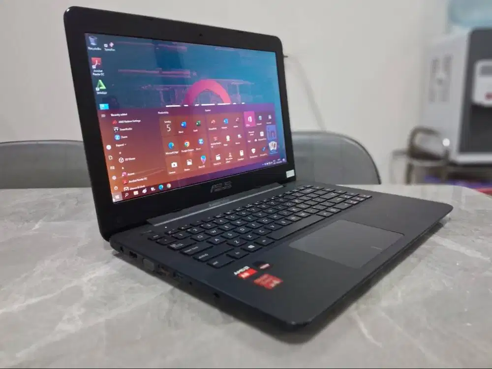 ASUS AMD QuadCore 6GB Radeon R5 Gaming Desain OK Laptop BerGaransi