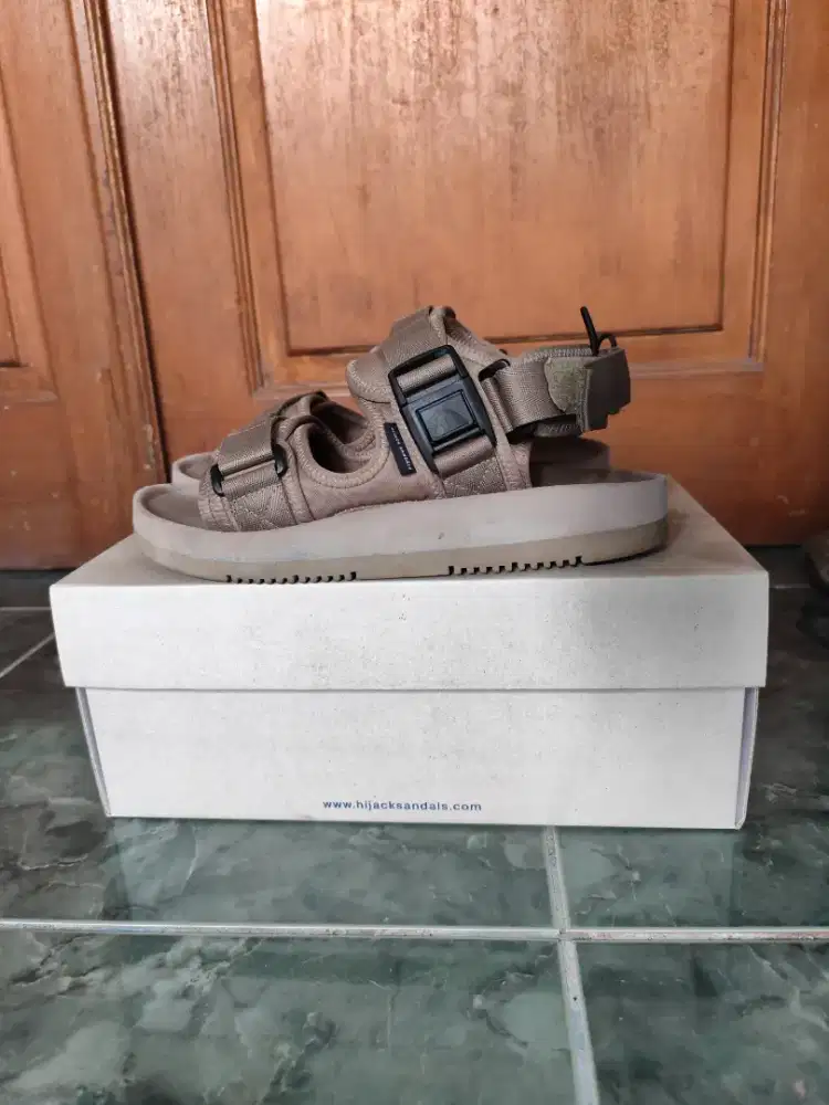 Hijack sandal baru beberapa kali pake, bisa nego