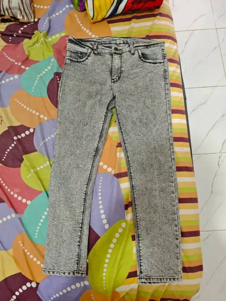 Dijual Levis abu² 150 nego