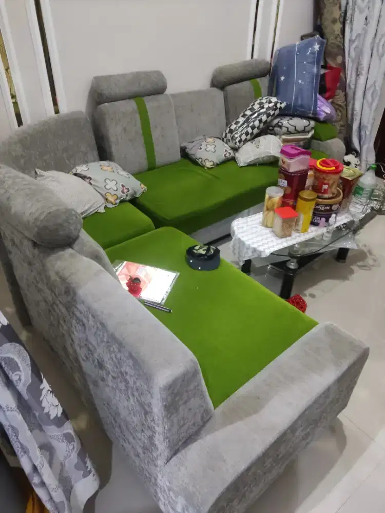 DI JUAL! KURSI TAMU BEKAS KONDISI BARU KURSINYA EMPUK DAN NYAMAN.