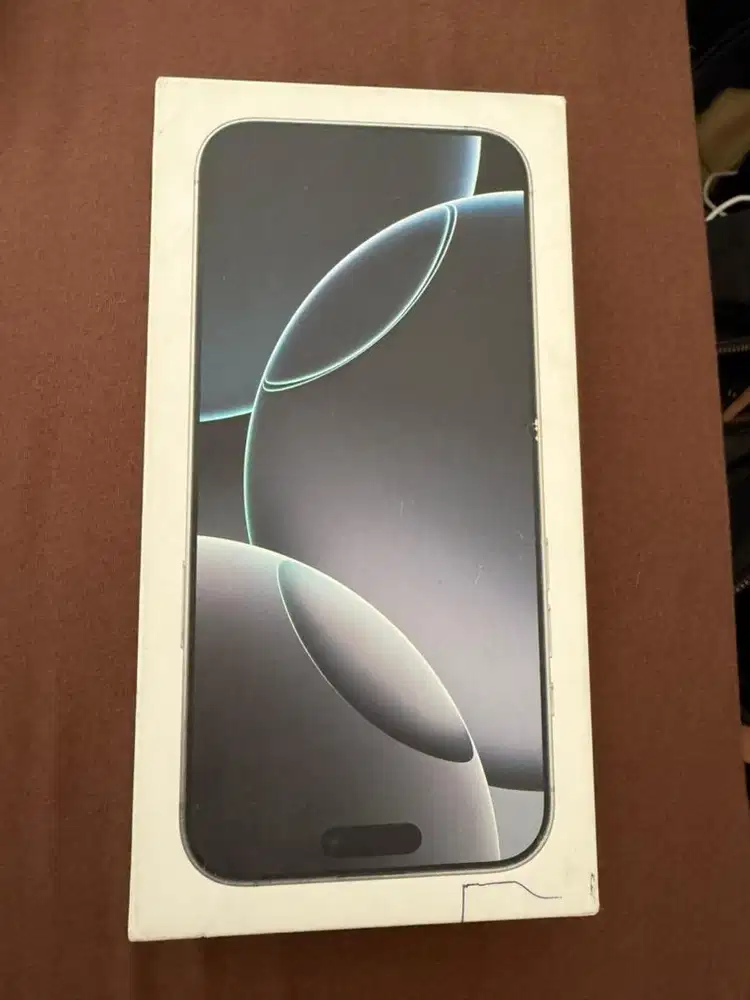 Iphone 16promax white 256gb erafone pemakaian baru 1bln