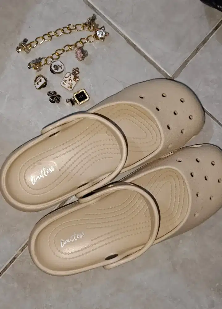 Sendal Baru size 38 besar