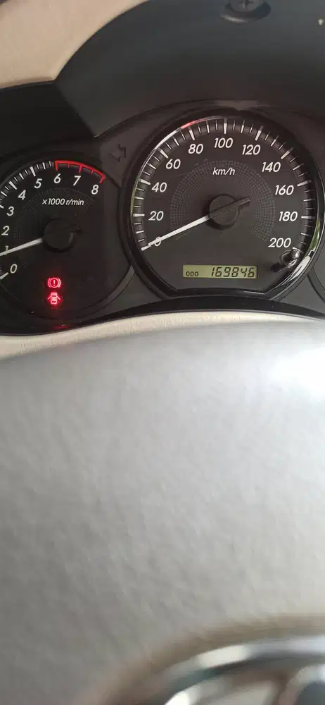 Toyota innova bensin G M/T 2012