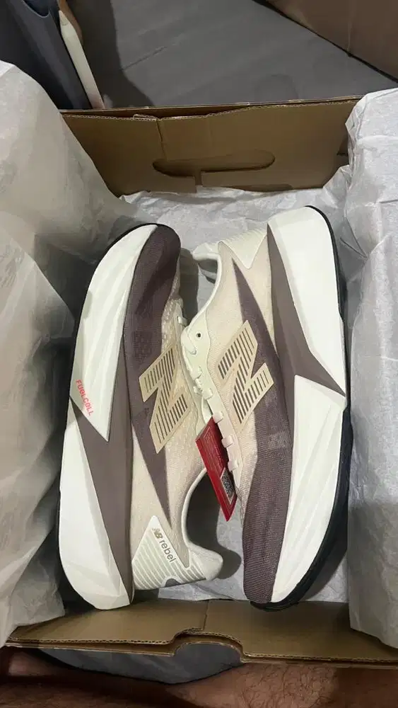 New Balance Rebel V5 kondisi baru