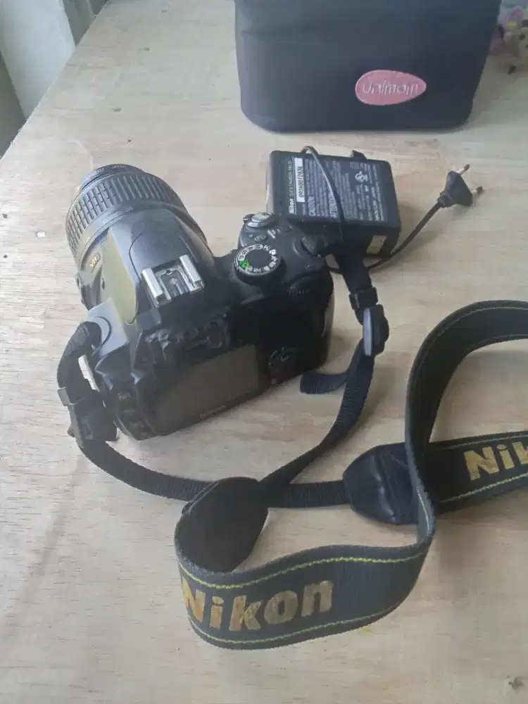 Nikon bekas dengan printilannya