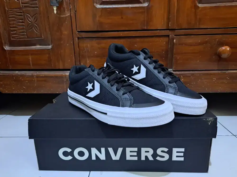 Sepatu converse casual sport hitam putih