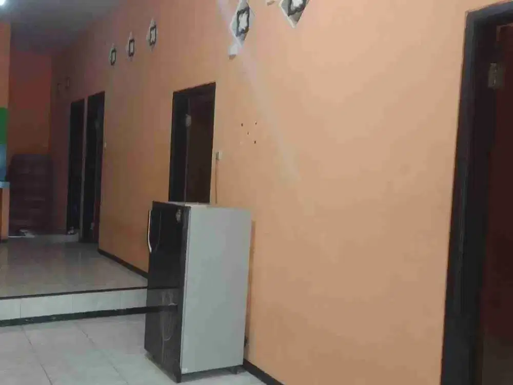 kontrakan 4 kamar Dau masuk gang kecil kampung  strategis