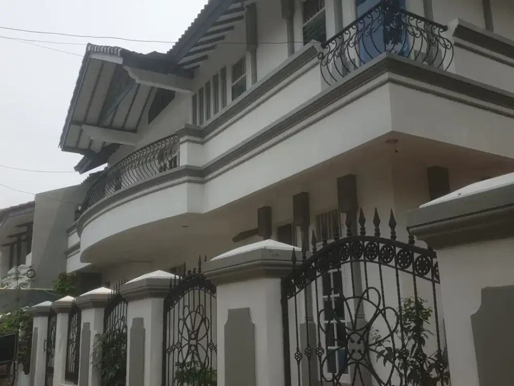 Rumah Kos 10 Kamar 2 Lantai LT/LB 300/600m2 Kelapa Dua Depok