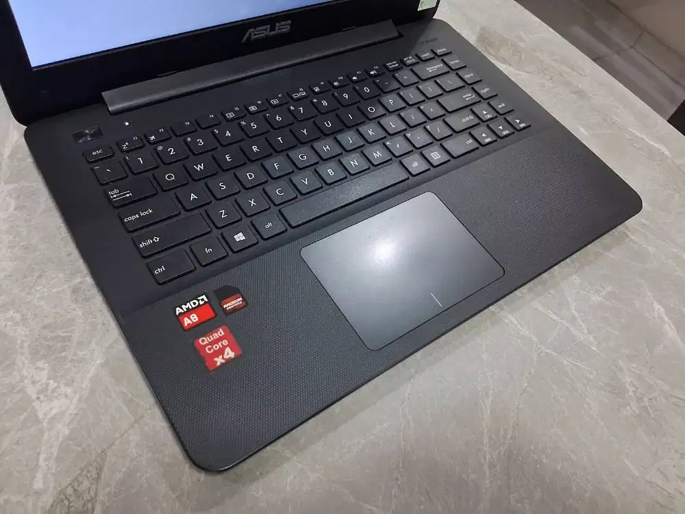 AMD A8 QuadCore 6GB VGA Radeon R5 Laptop ASUS Gaming Desain BerGARANSI