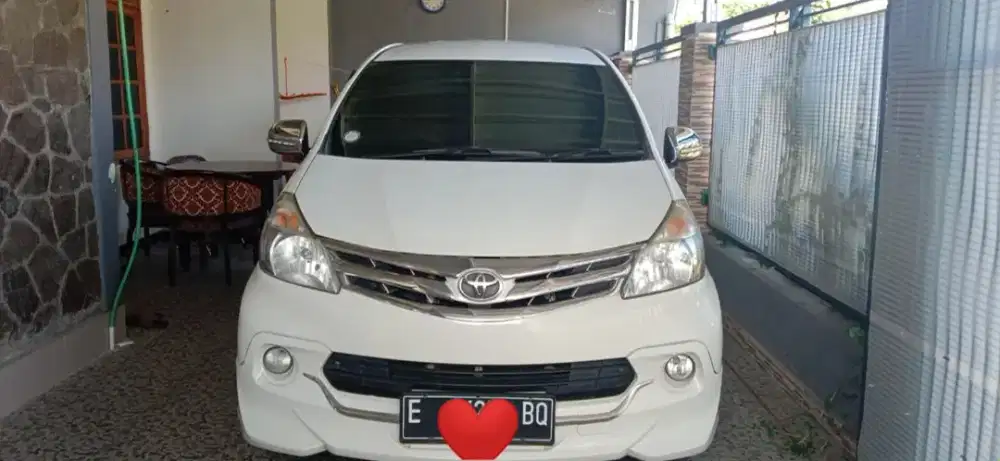 Avanza Luxury 2015 White