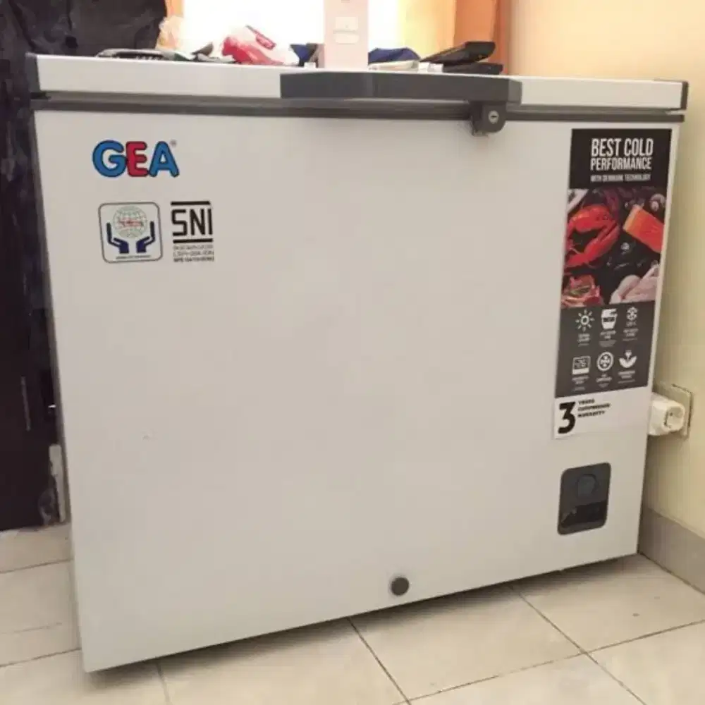Kulkas freezer GEA 200 liter