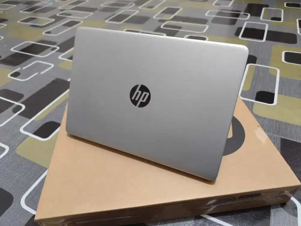 Laptop merk  Hp Amd athlon 8gb