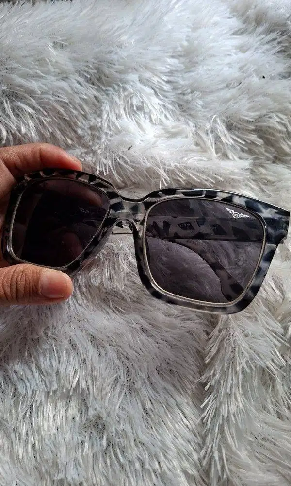 Kacamata Hitam Polic* Eye Wear