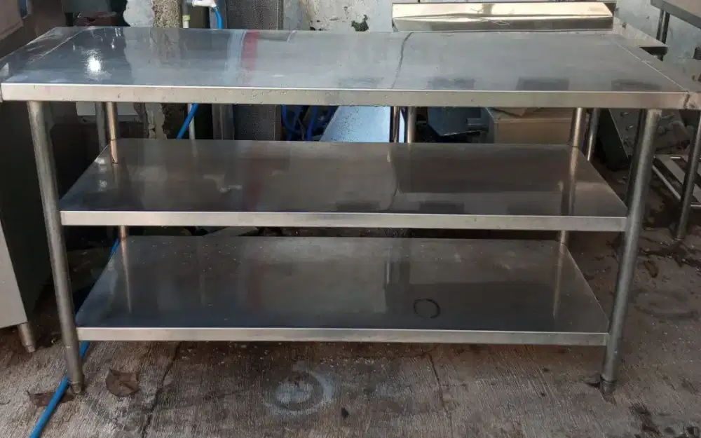 Meja Stainless 3 Susun – Model Sambungan Ujung