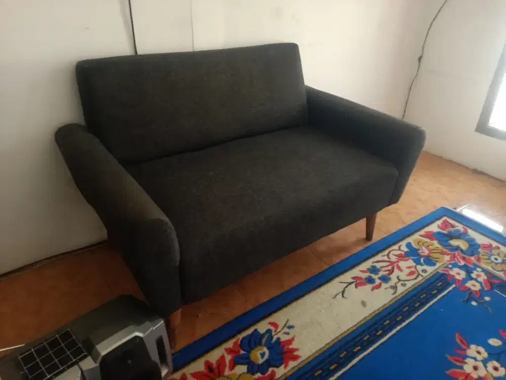 Sofa bekas minimalis