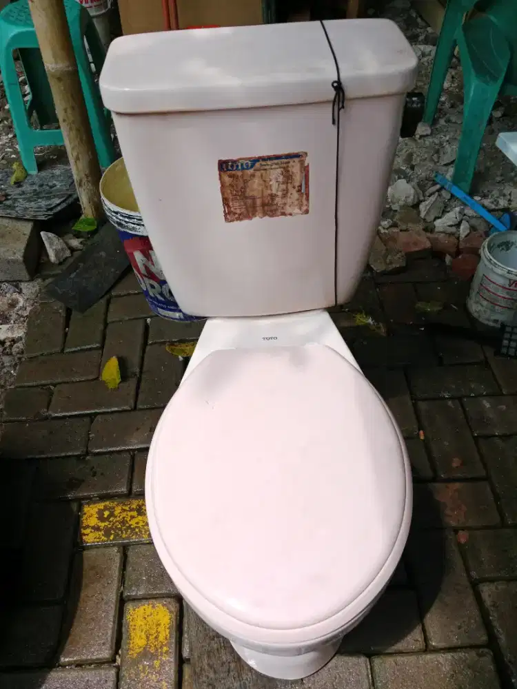 Closed duduk toto bekas normal komplit