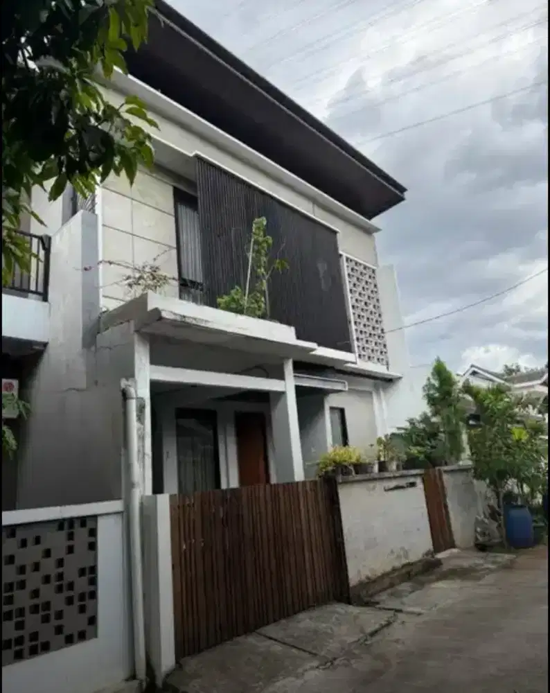 RUMAH MEWAH DI CIKUNIR - JATIBENING