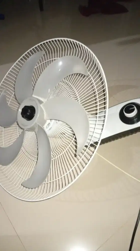 Dijual kipas advance 18