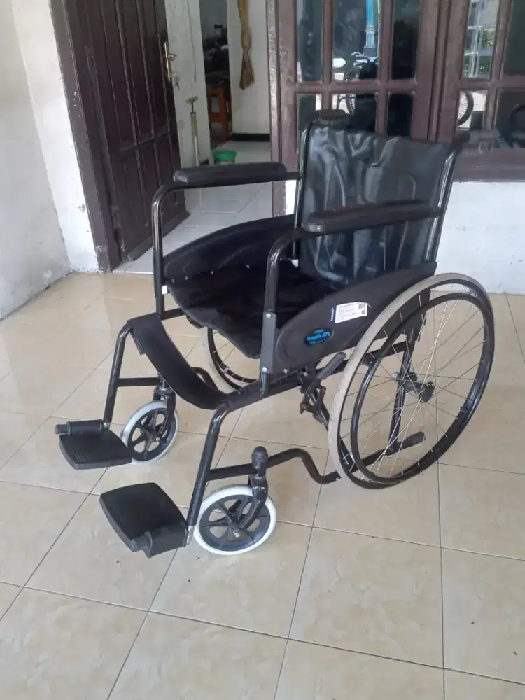 Dijual kursi roda baru dipakai