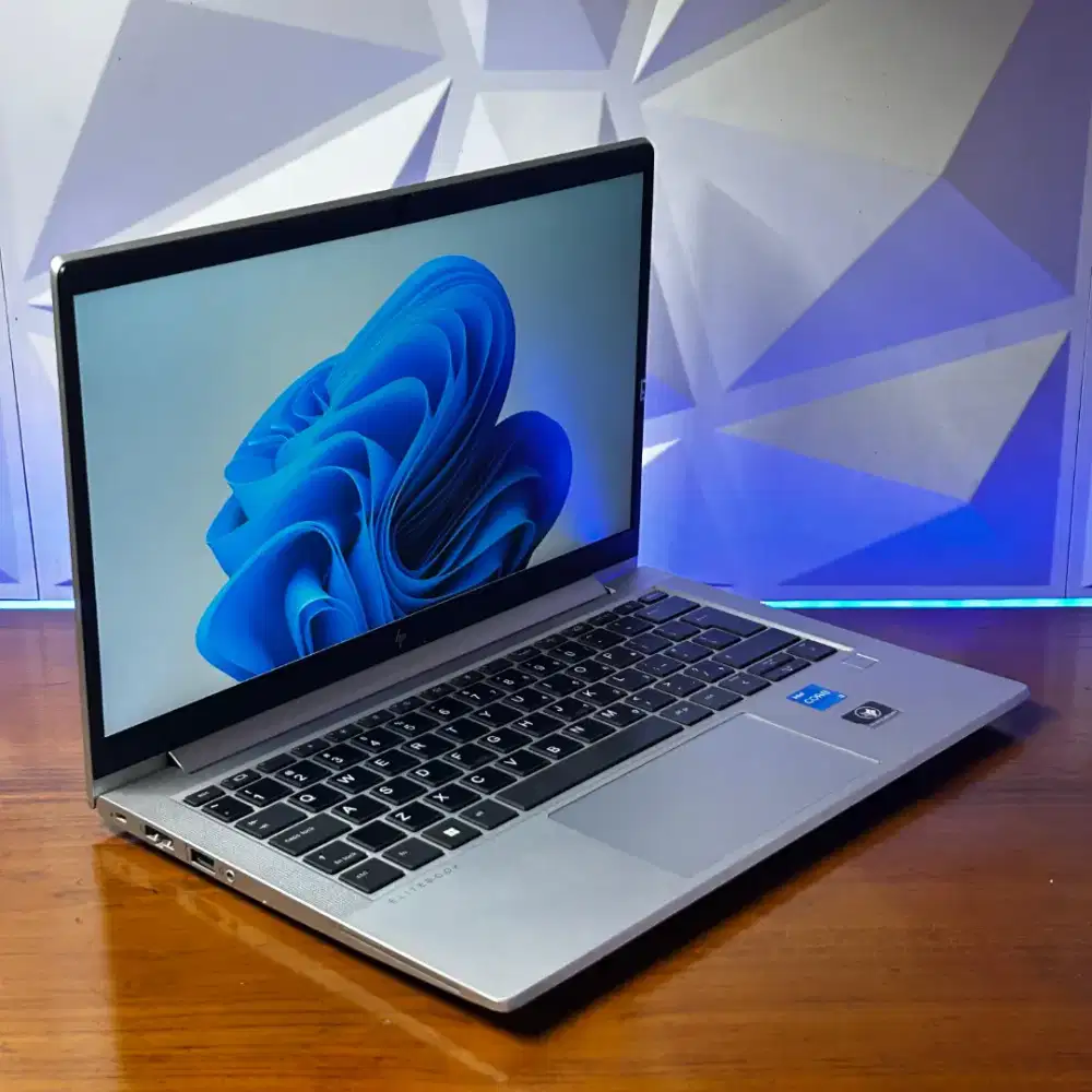 HP ELITEBOOK 630 G9
CORE I3-1215U RAM 8GB SSD 256GB