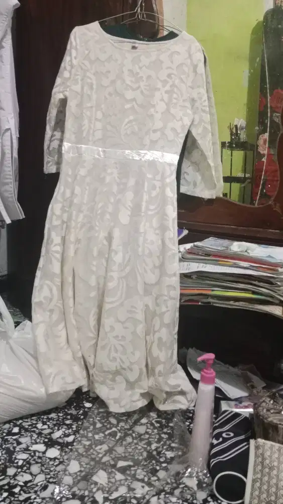 Dress cream panjang