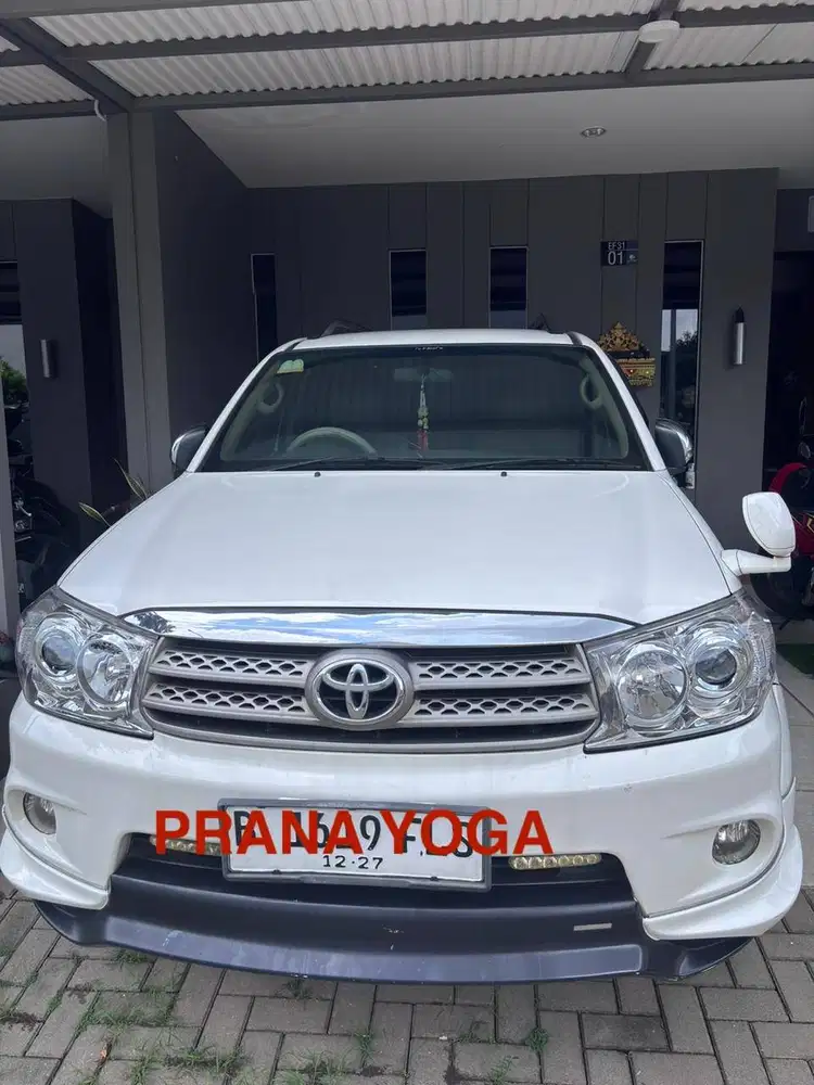 Toyota Fortuner 2.5 G TRD Diesel AT 2011