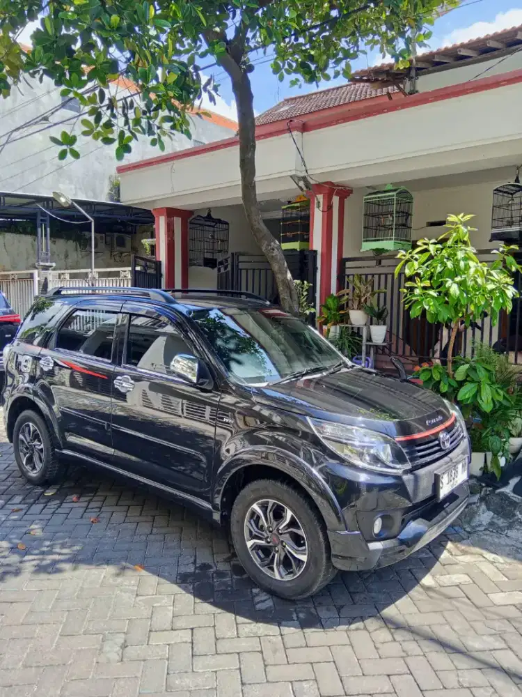 Toyota Rush 1.5 TRD Sportivo Ultimo 2017 Manual warna hitam - pribadi