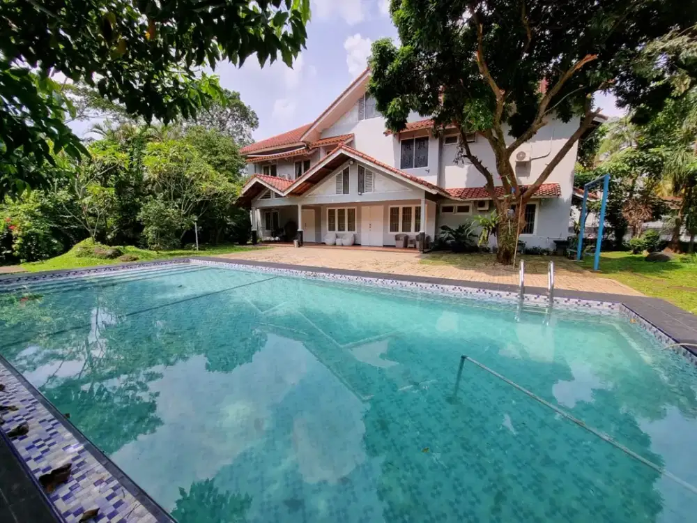 Rumah Luas LB/LT 1400/1600m2 Pesona Depok 2 Lantai Kolam Renang