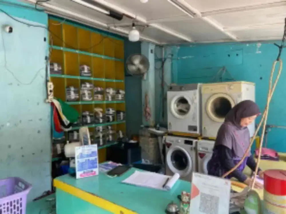 Walk on interview karyawari loundry daerah kampus UPN Surabaya