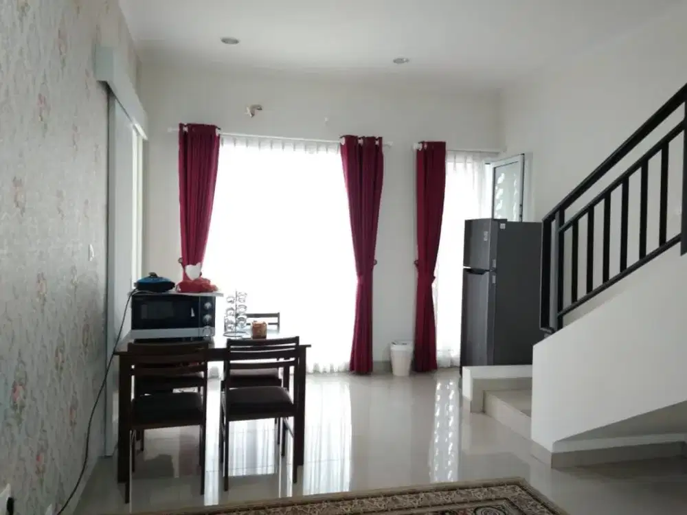 rumah di summarecon full furnish dekat mall dan tol