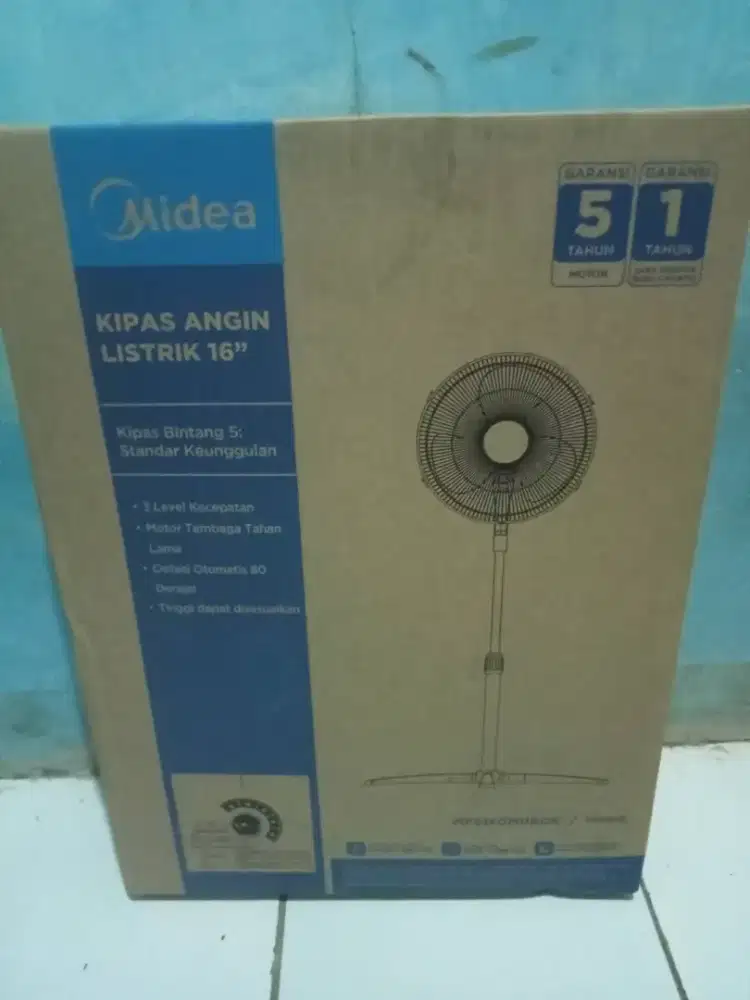Kipas Angin Midea Putih