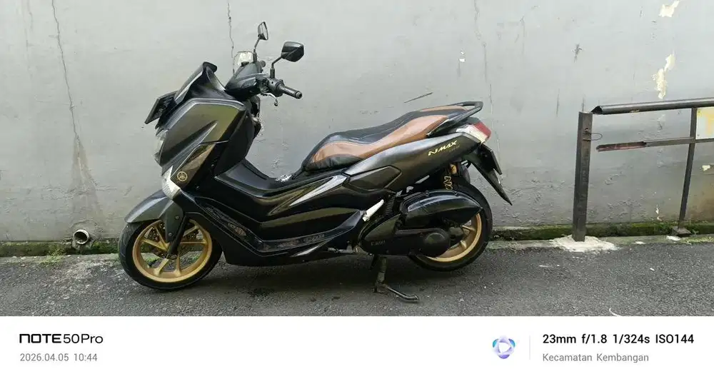 Nmax 2019 hitam pemakaian ibu ibu