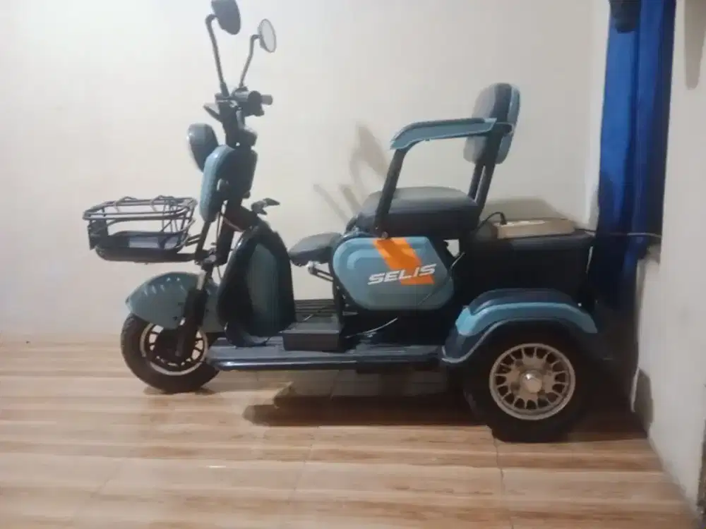 Selis roda 3 kondisi body bagus mulus