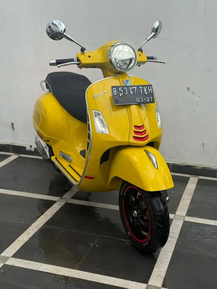 Vespa Gts Iget Abs 2022 (km 4rb perak)