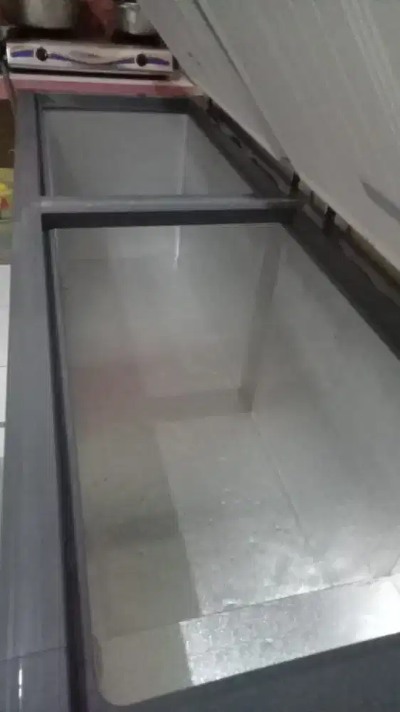 DIJUAL MURAH FREZER GEA 702L MULUS