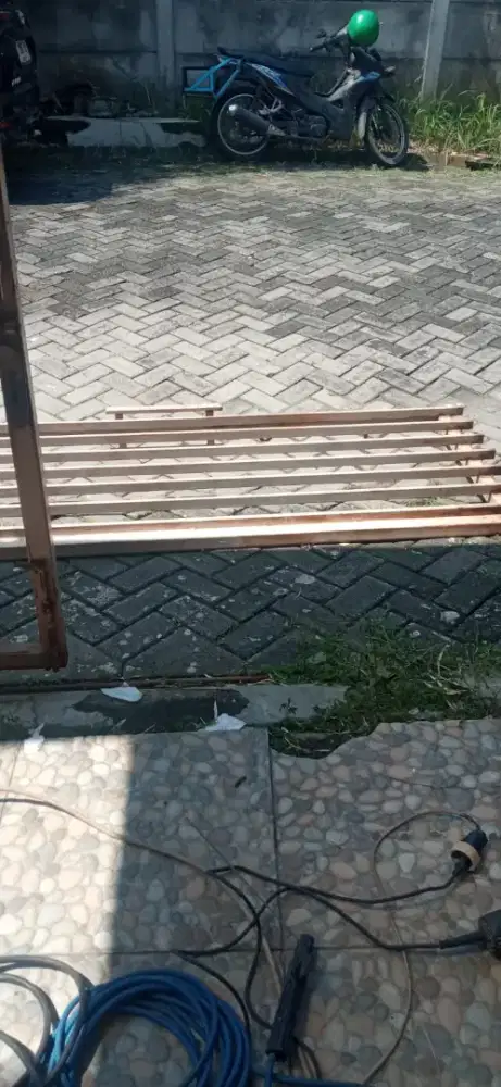 Las listrik panggilan