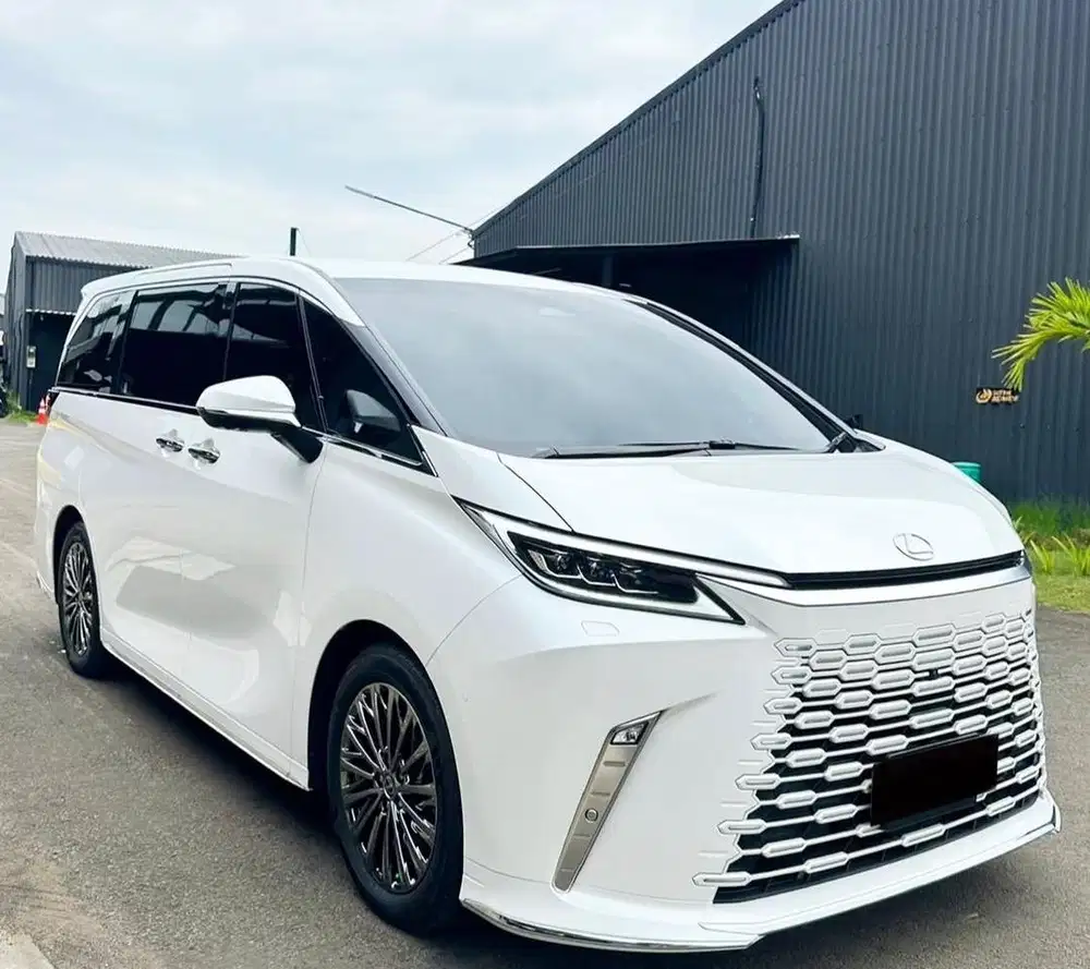 Forsale Lexus Lm350h