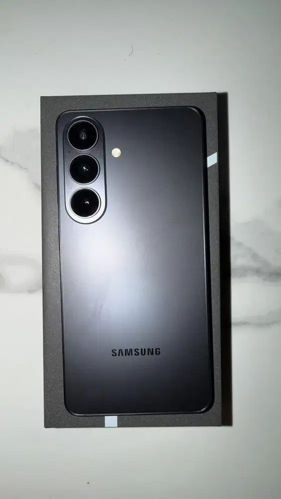 SAMSUNG S26 Basic 12/512 SEIN