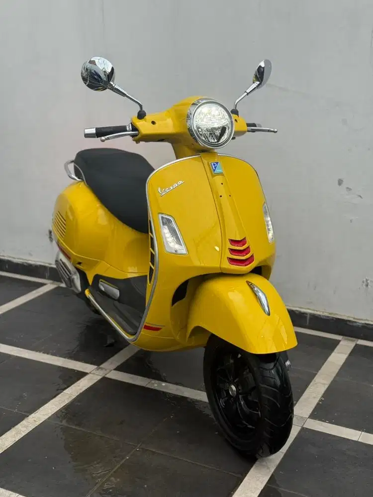 Vespa Gts Super Sport 4v 2023 (km 6rb perak)