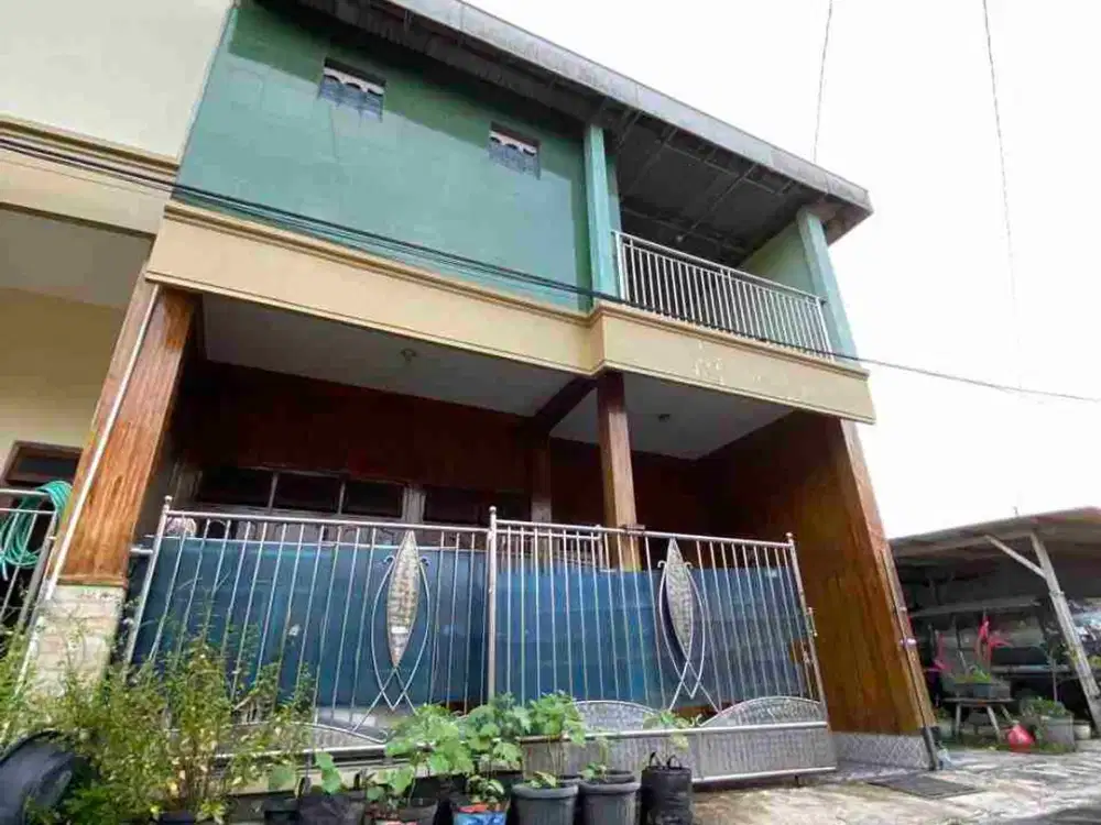 rumah 2 lantai strategis dekat jalan raya di Paulan Colomadu