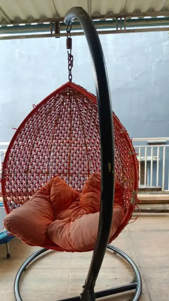 Ayunan Besi Jati Sintetis Kondisi Bekas