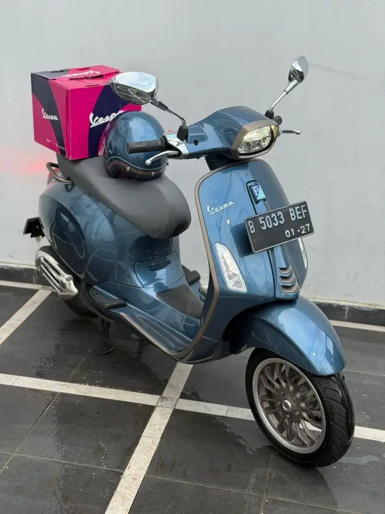 Vespa Sprint Anniv Limited Edition (km 800 perak)