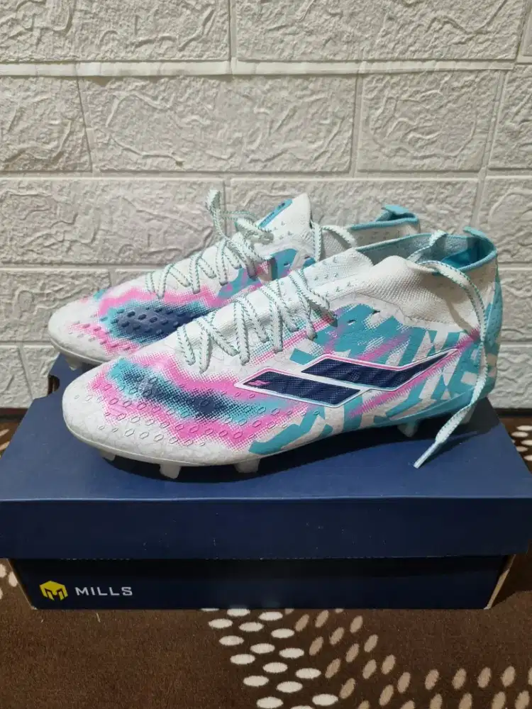 Sepatu Bola Mills Xyclops Strikeblast Elite FG