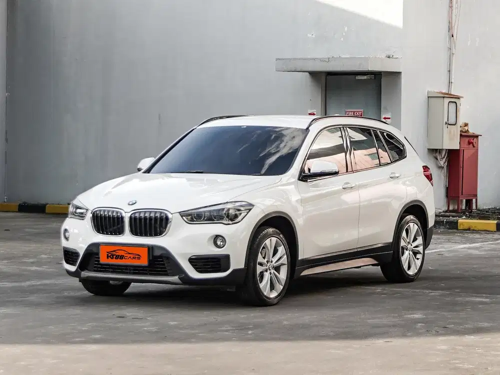 BMW X1 sDrive18i (F84) AT 2018 / 2019 Putih