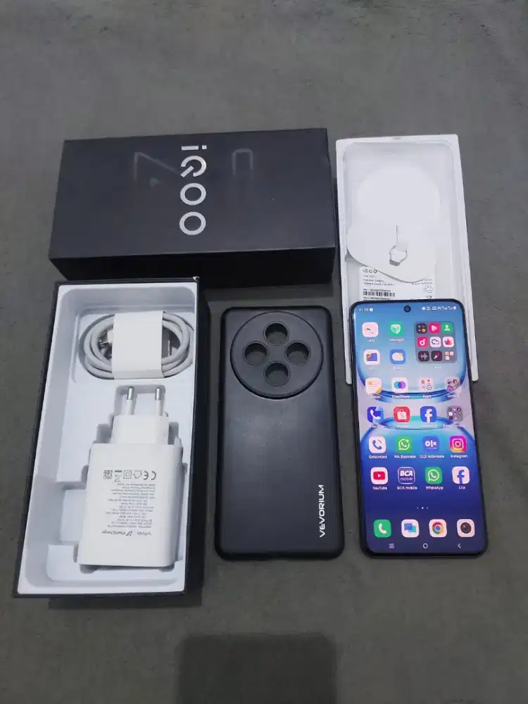 Vivo Iqoo z10 ram 8/138, lengkap mantap (snapdragon)