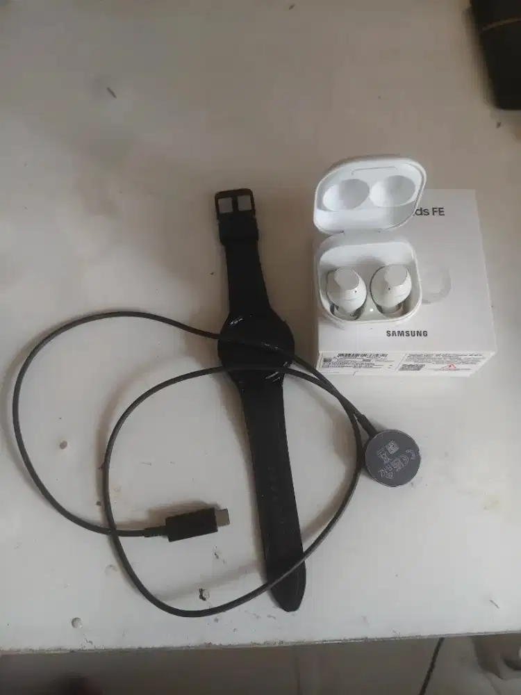 Samsung Galaxy Watch 6 Classic & Earbuds FE