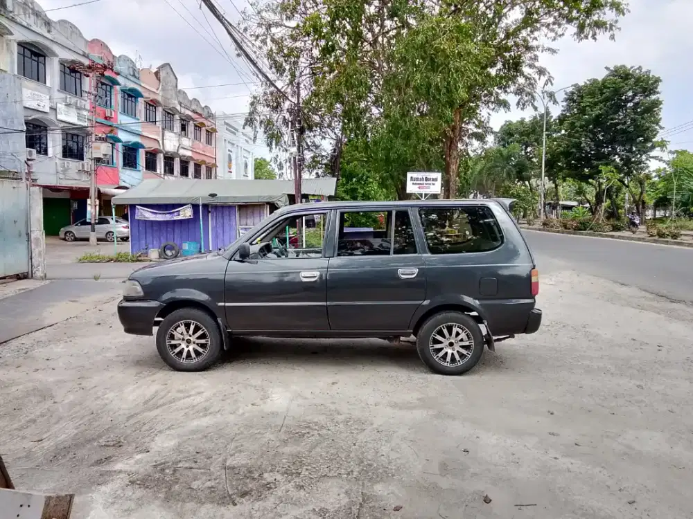 Toyota KIJANG LX 2001