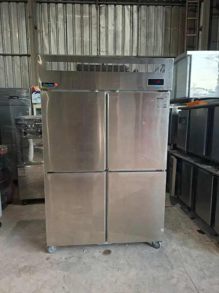 Upright freezer 4 pintu mesin pembeku frozen merk Starcool