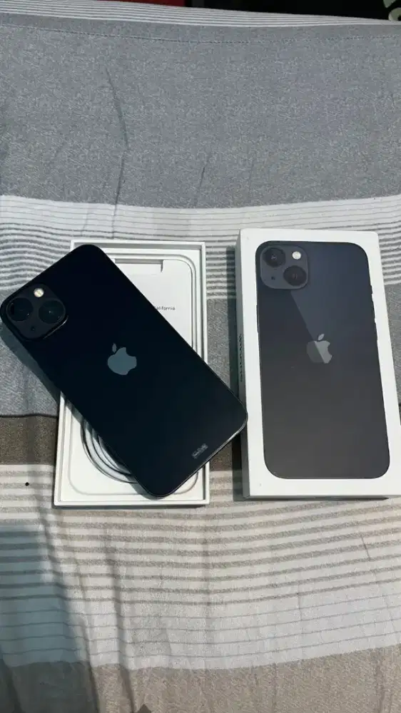 Iphone 13 128gb IBOX BNOB wrna Midnight NON AKTIF With Adapater IT 20w