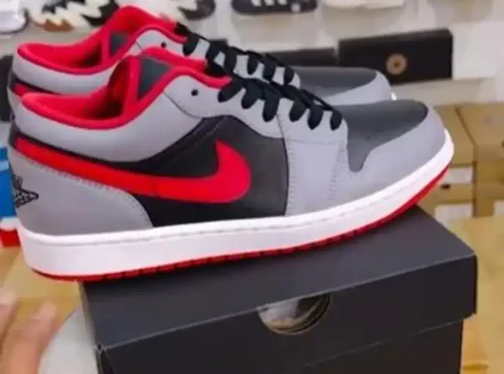 Nike Air Jordan Red Cement 44